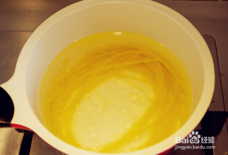 鲜虾罗勒意面的做法