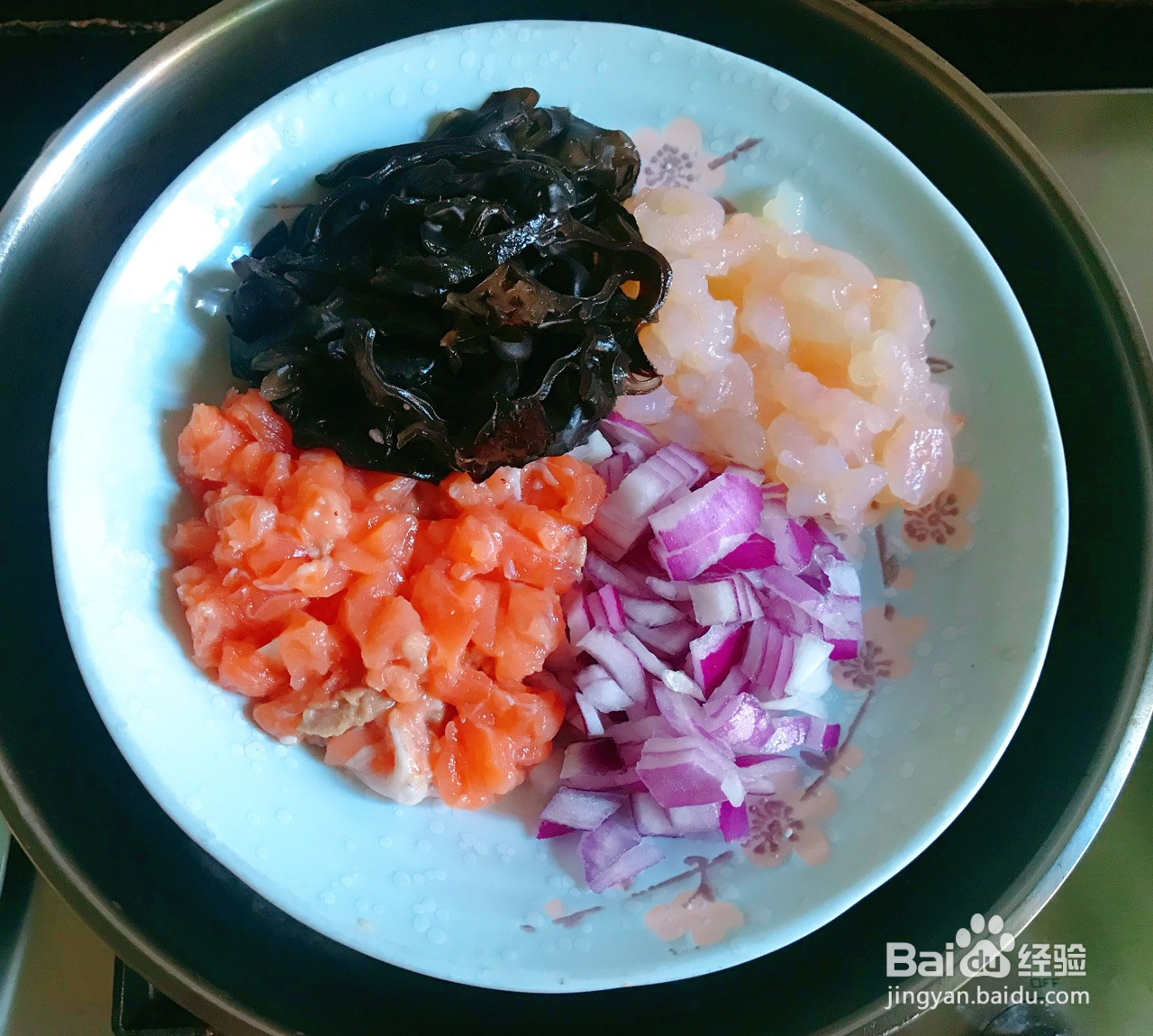 美味三文鱼虾仁小馄饨的做法