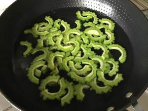 养生食补蜂蜜苦瓜的做法