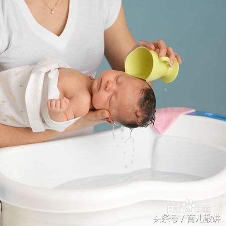 给宝宝洗头该注意什么