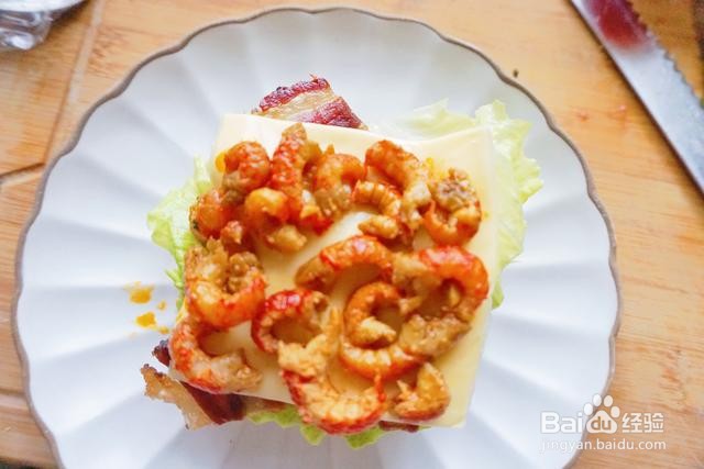 家庭自制熏肉小龙虾米饭汉堡