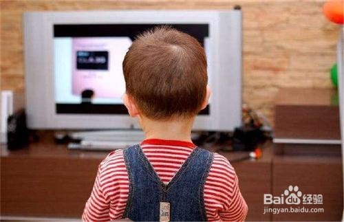 小孩攻击性行为的原因与应对方法