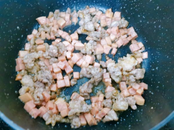 番茄海鲜墨鱼汁意面