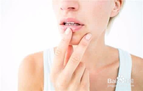 冬天如何摆脱干裂的嘴唇？如何避免干裂的嘴唇？