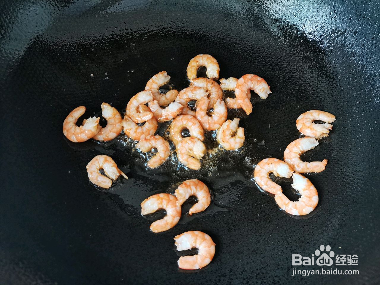 家常快手菜秋葵炒虾仁的做法