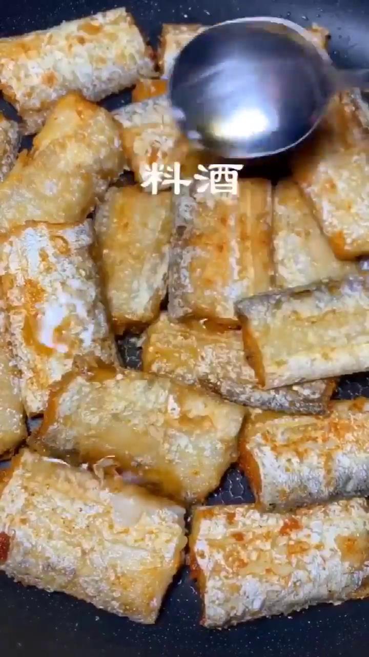 怎样做炸带鱼