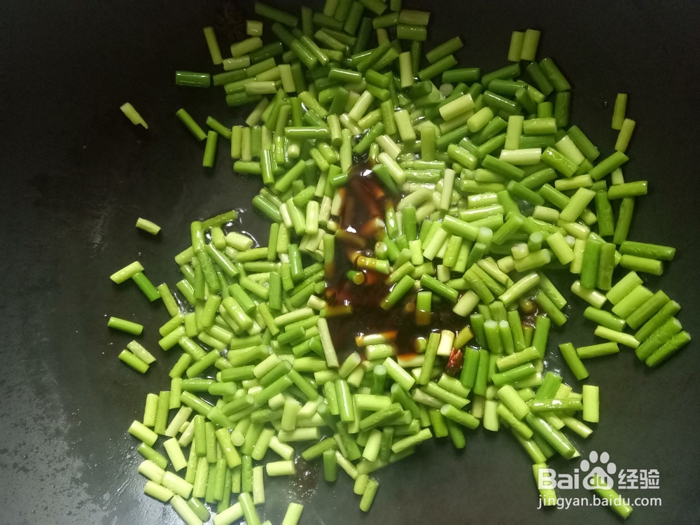 蒜苔鸡蛋面的家常做法
