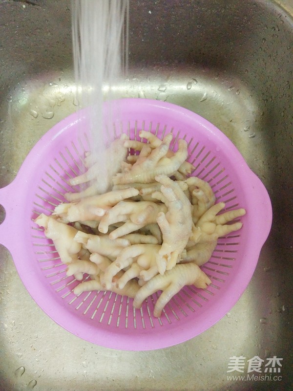 简单好吃的卤鸡爪