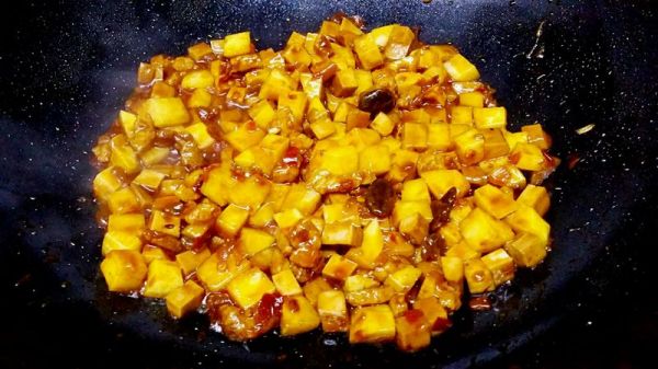 葱油蒜薹土豆肉