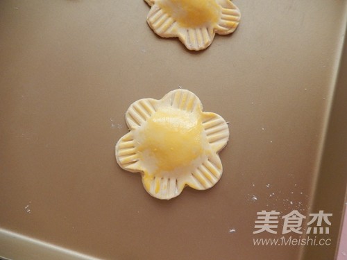 花朵椰蓉南瓜酥