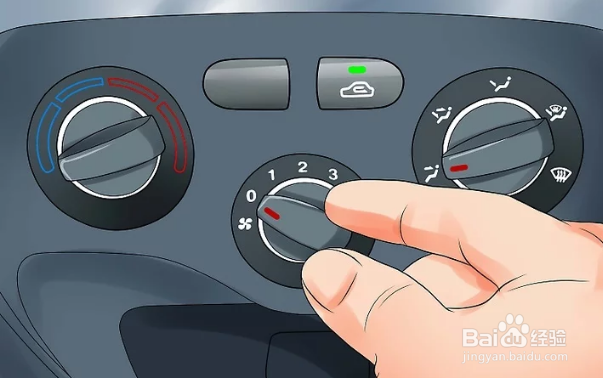 如何去除汽车挡风玻璃上的雾？