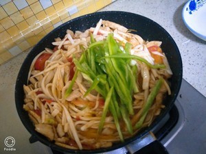 茭白炒鸡胸肉
