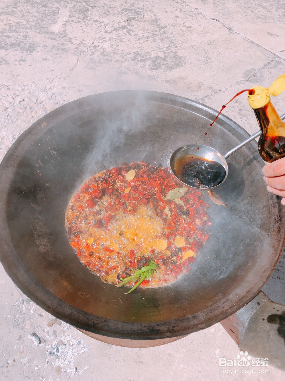 麻辣小龙虾的吃法