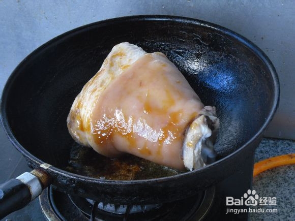 好吃美味的卤猪肘