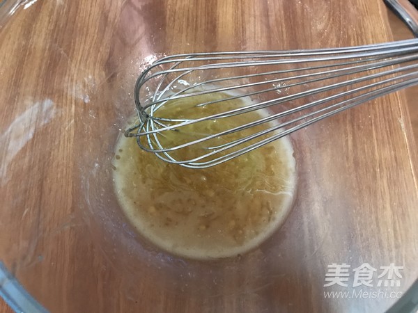 莲蓉蛋黄广式月饼