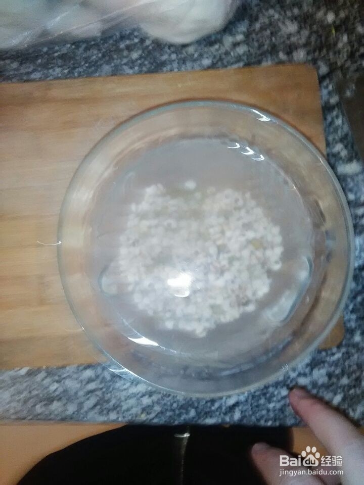 如何做红枣薏米粥？