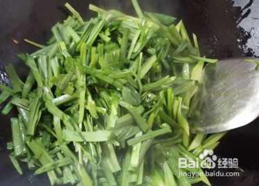 莴苣炒韭菜的做法