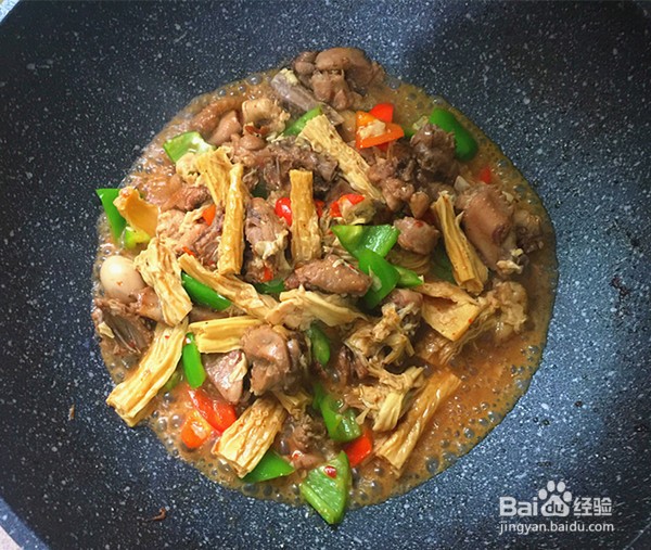 腐竹烧土鸡的做法