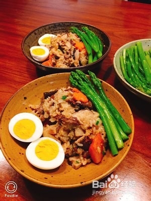 香煎里脊肉香菇胡萝卜焖饭的做法