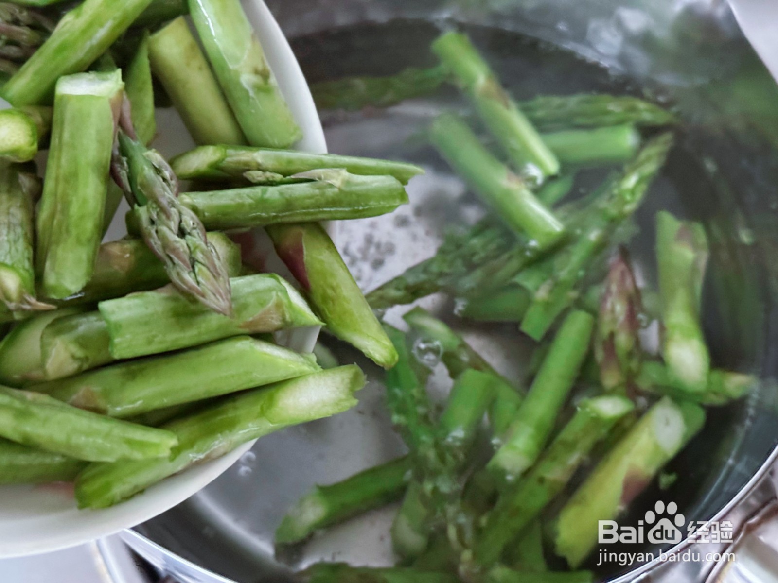 芦笋炒口蘑的做法