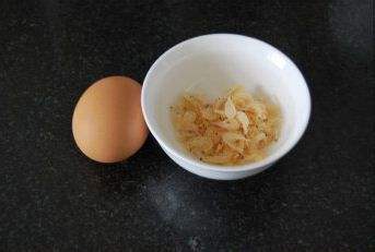 如何做出不用油煎的早餐鸡蛋