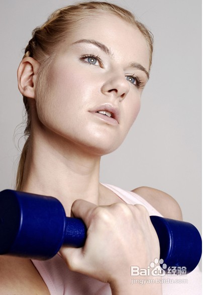 怎样正确的使用哑铃