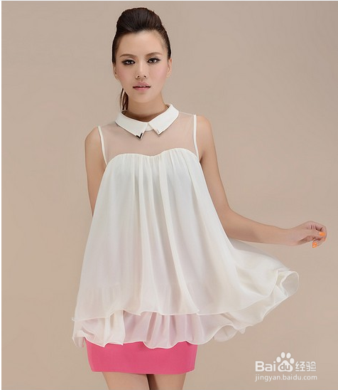 无袖款的衣服怎样穿更有魅力