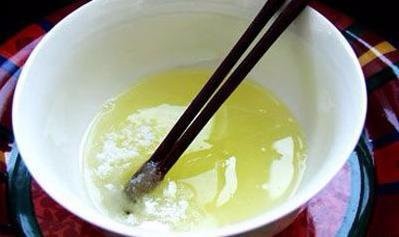 如何去除衣物上的口香糖