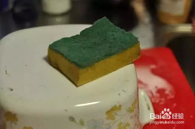 锅表面的顽垢竟然能这么轻松去除！太有用了