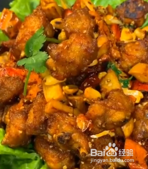 怎样做干煸鸡翅杏鲍菇呢