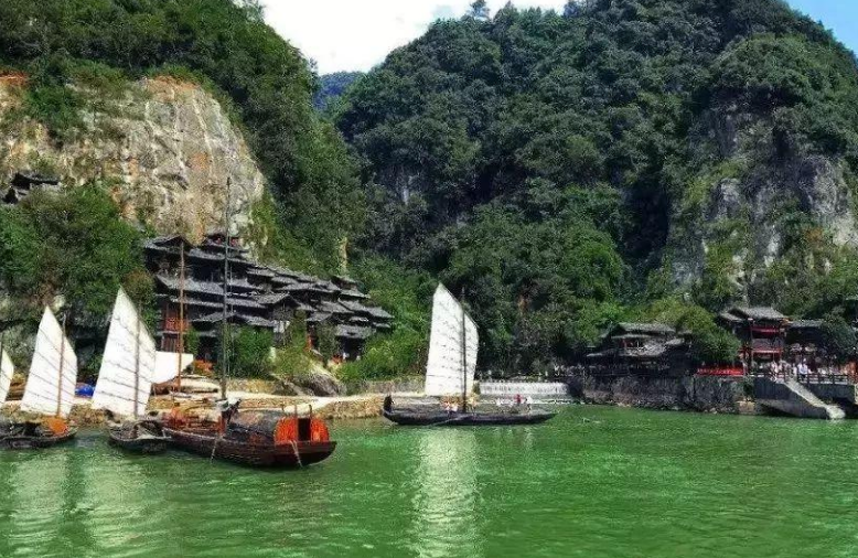 难道它要和我们一起坐船到外祖父家里去吗如何改成陈述句呢