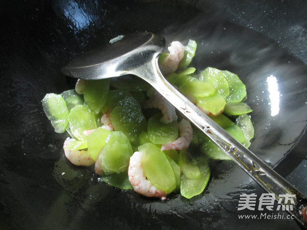 虾仁莴笋煮豆腐