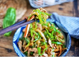 榨菜青椒炒香干怎么做？