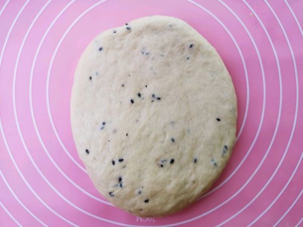 黑芝麻奶香面包