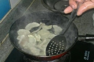 猪肉韭菜水饺制作全记录