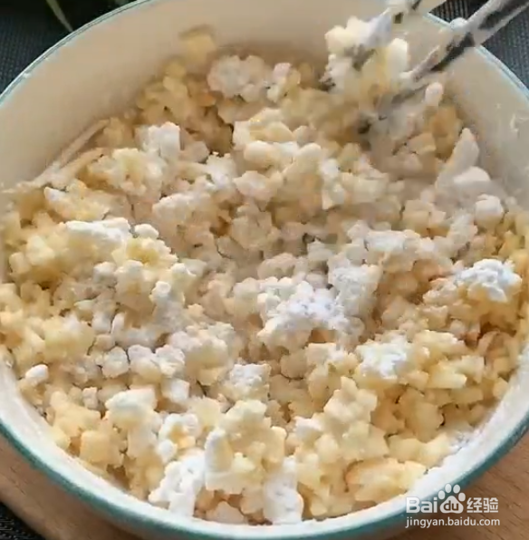 如何做软糯香甜的苹果煎饼