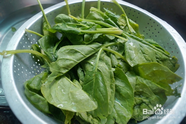 补铁又营养的菠菜鸡肝面的做法