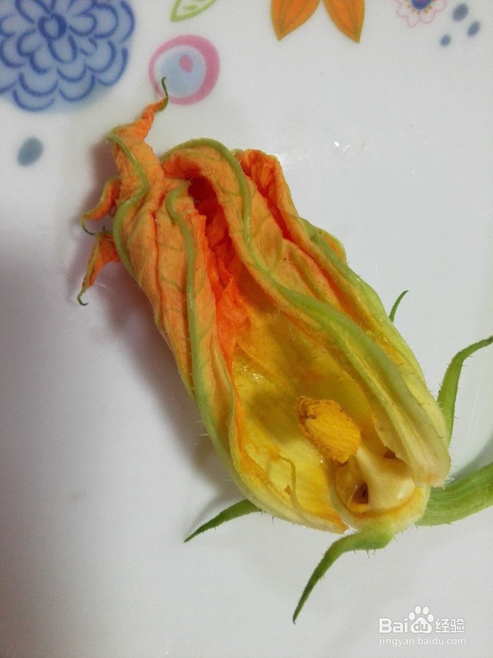 南瓜花炒腊肉的做法