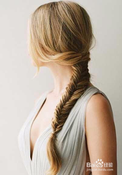 自己打造鱼骨辫马尾