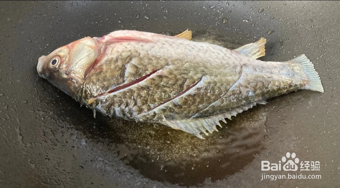 红烧鲫鱼怎么做？