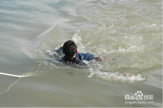 遇到有人溺水怎么办