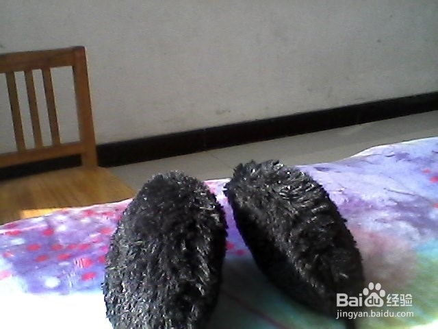 巧用耳套当手机支架