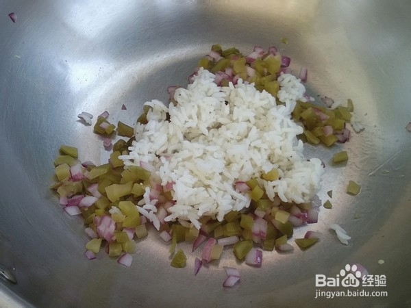 榨菜蛋炒饭的做法