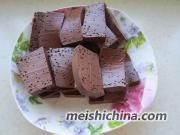 韭菜炒血块的做法