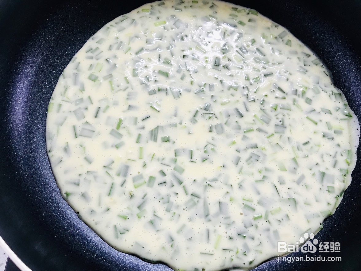 如何制作韭菜鸡蛋饼？