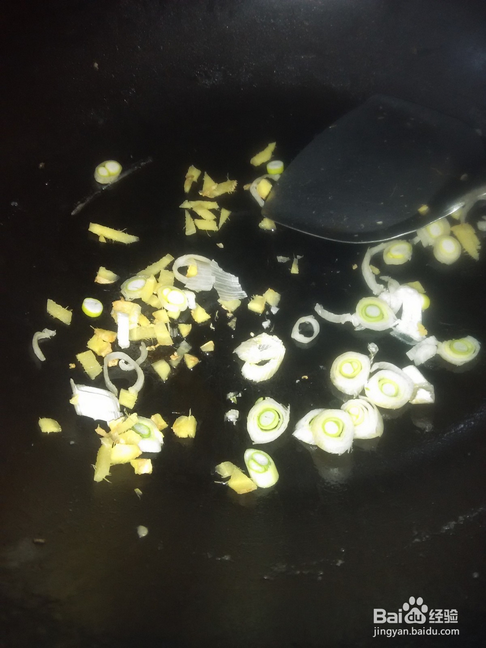 土豆片炒胡萝卜和白菜片