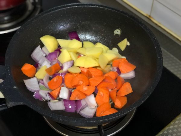 田园鲜虾鸡翅煲