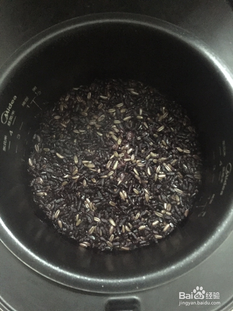 便捷紫米三角饭团