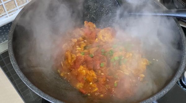 番茄炸蛋砂锅饭