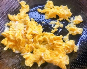 萝卜干炒鸡蛋的美味做法